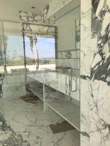 Escaparate de cristal templado, seguro y resistente a los golpes