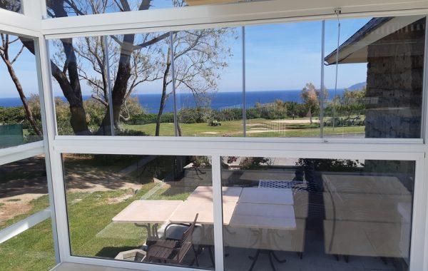 Balcón de Cristal de una casa que se encuentra situada en Rubí