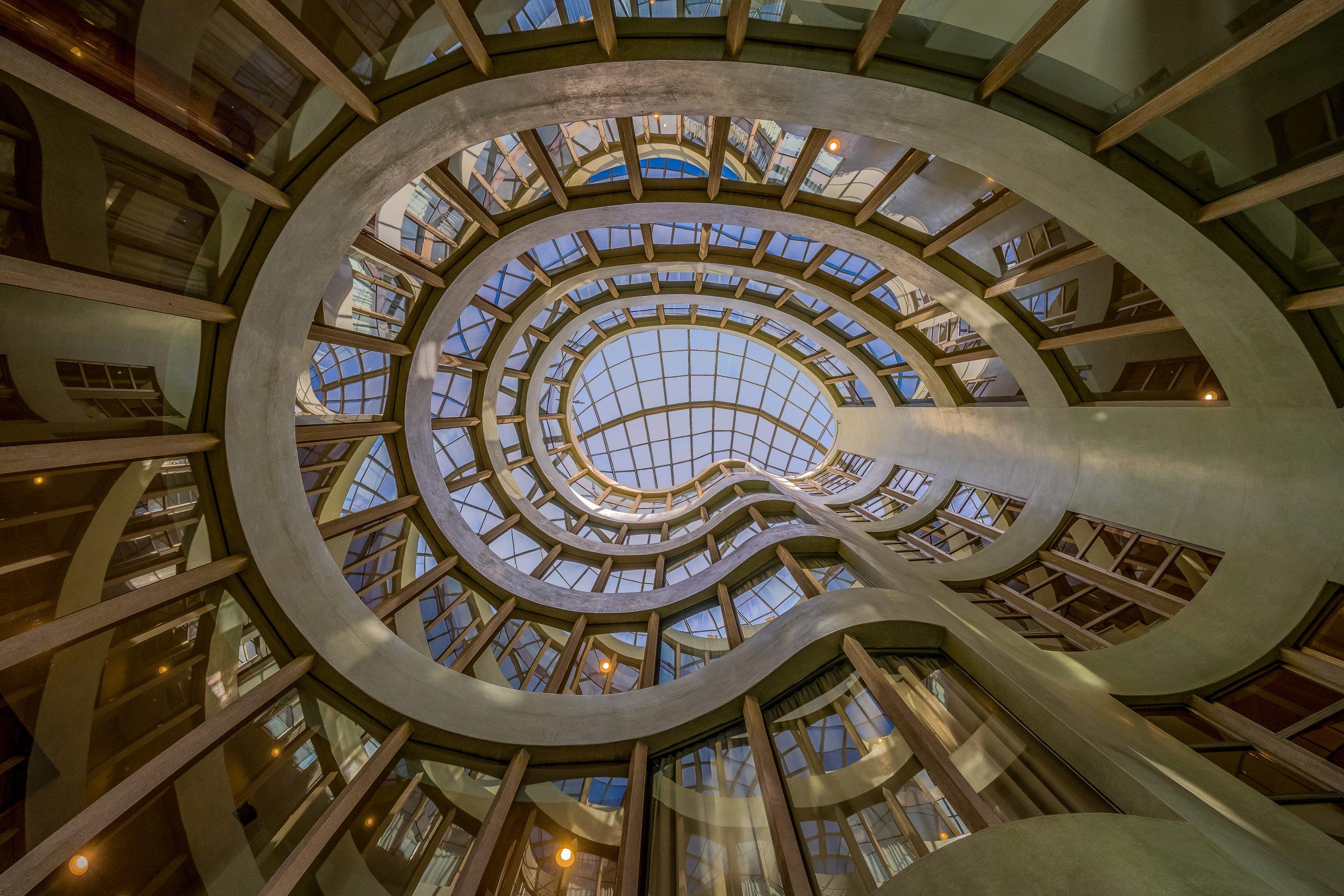 Ventanas y techos de cristal de una obra arquitectónica