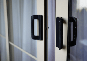 Cristales de seguridad en una puerta